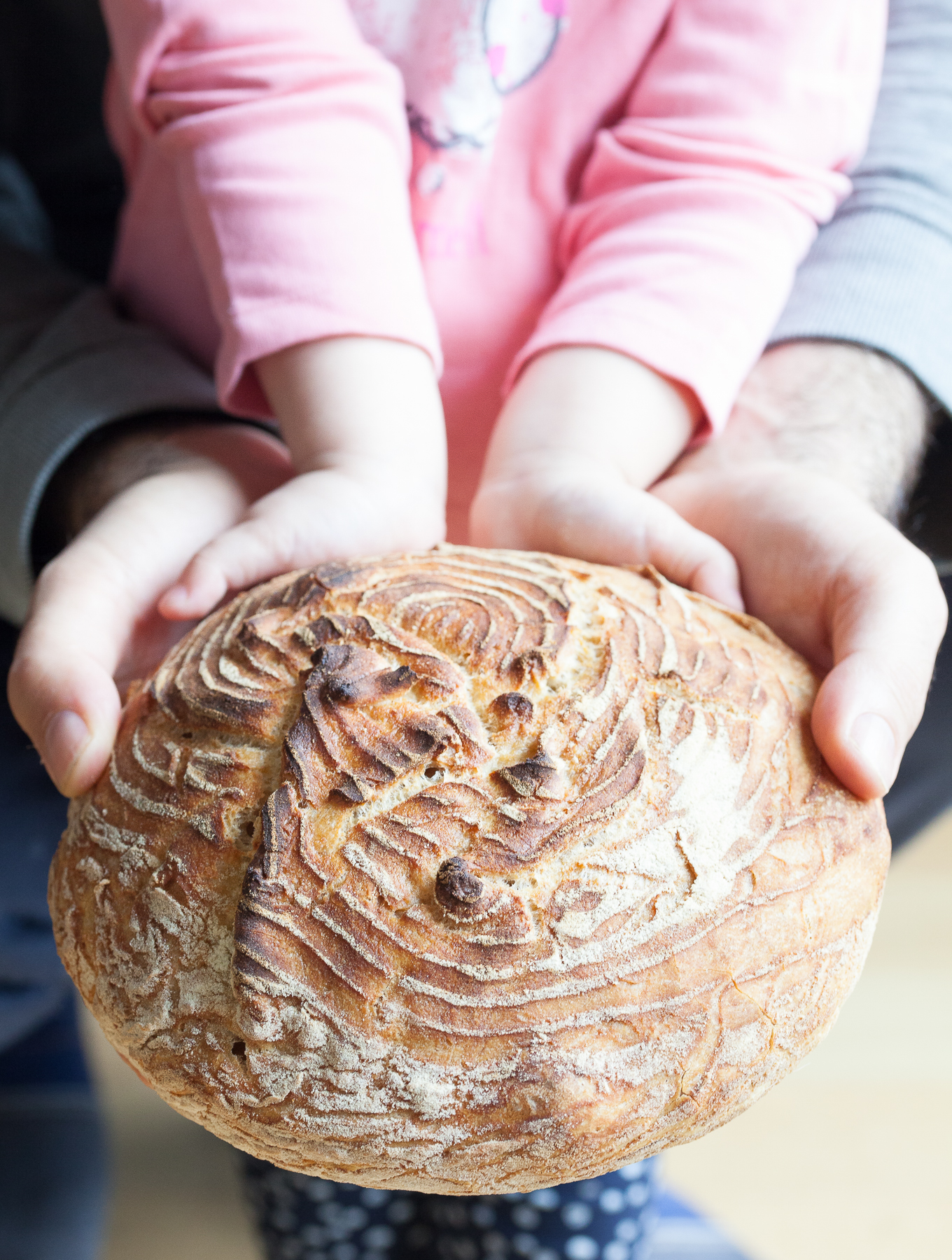 pane intero mani