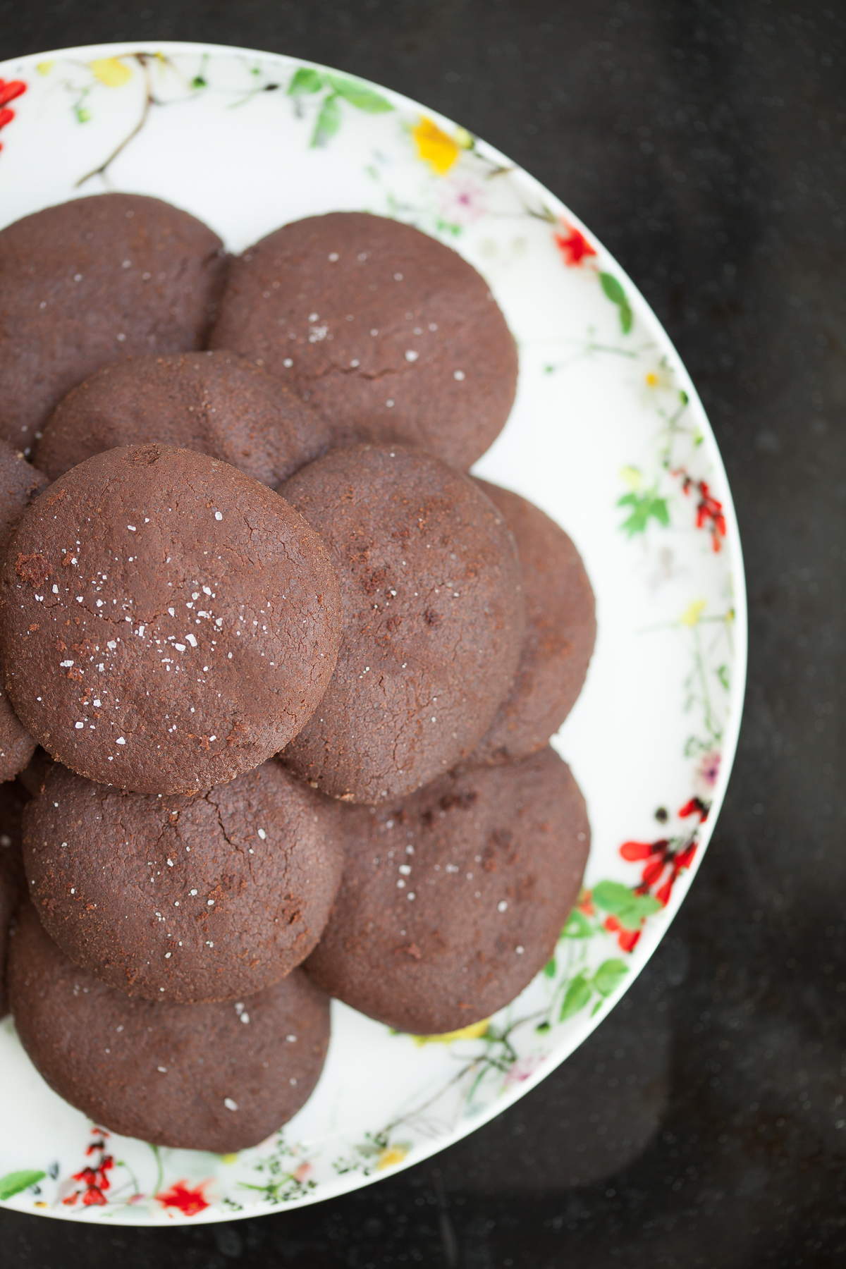 biscotti al cioccolato fondente e sale