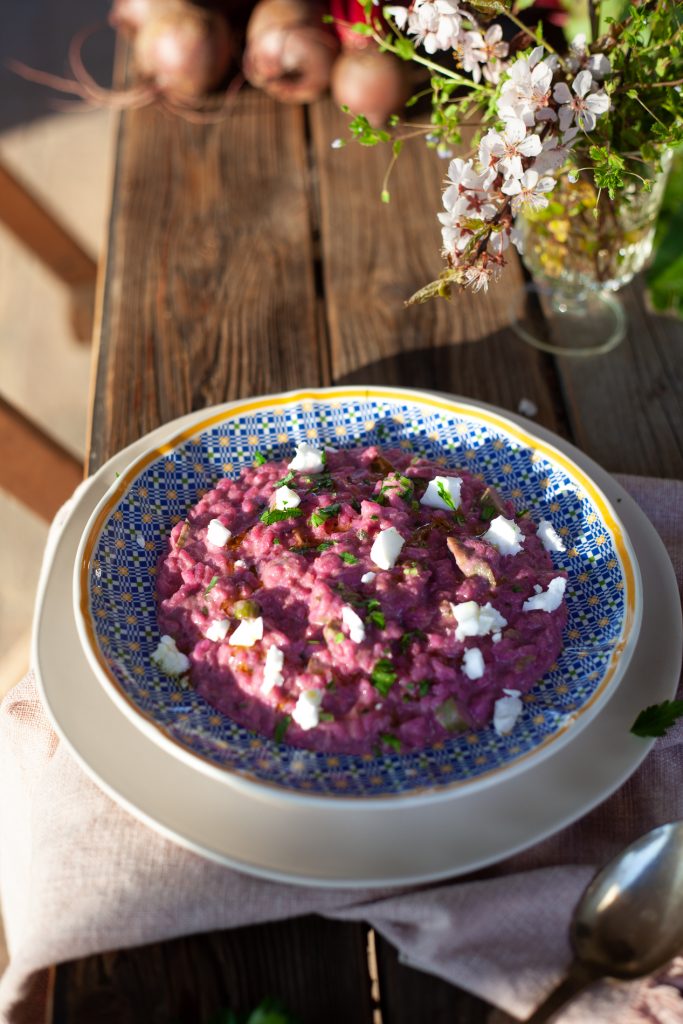 risotto hummus di barbabietola asparagi e feta